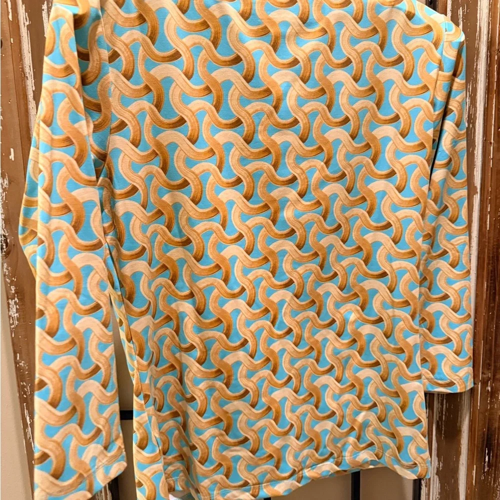 J.McLaughlin NWOT beautiful pattern top.  Catalina cloth stretch material.M - Picture 8 of 10